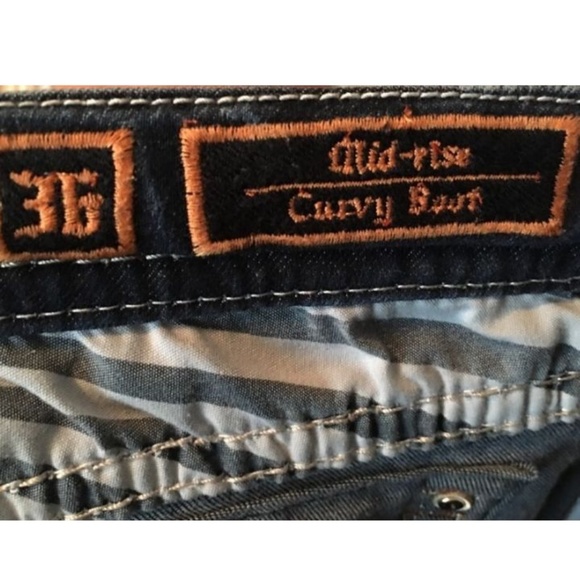 SOLD! Women's Rock Revival Jeans Size 36 - Picture 2 of 3